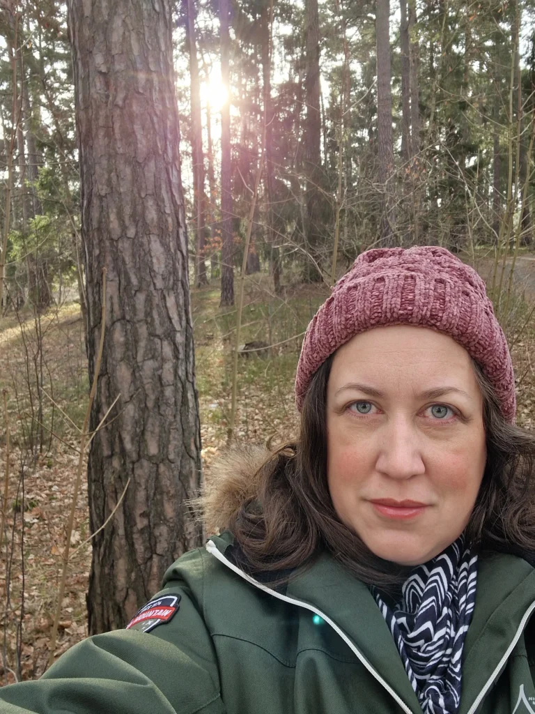 picture of Lynsey in the forest